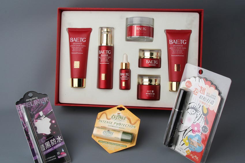 植(zhi)絨化妝(zhuang)品吸塑(sù)内托